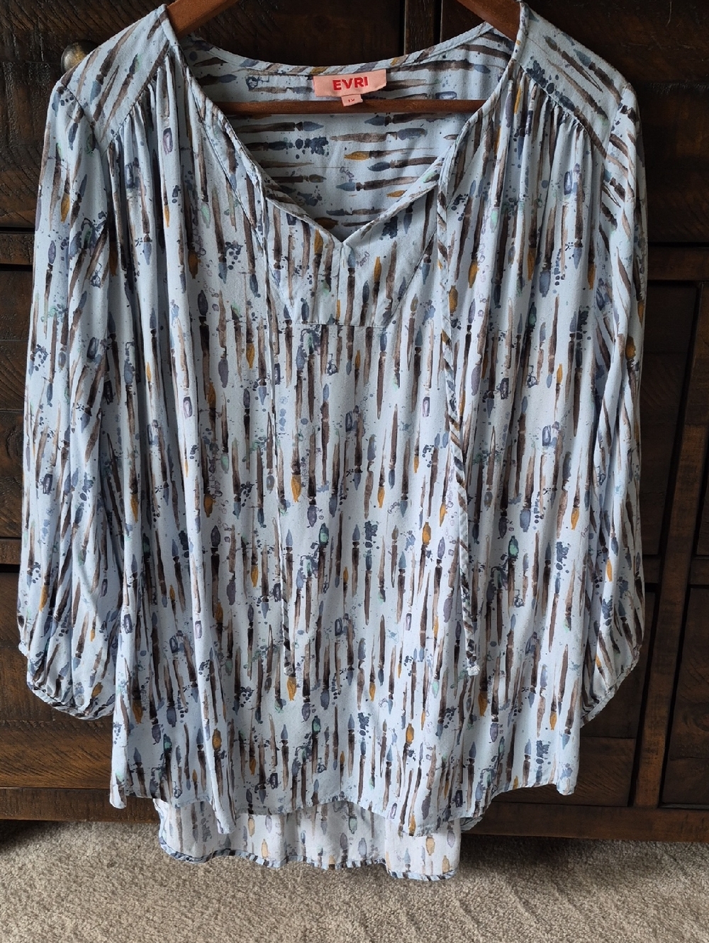 EVRI Light Blie Tunic Blouse with Gray and Gold Accents Paintbrush Print 1x